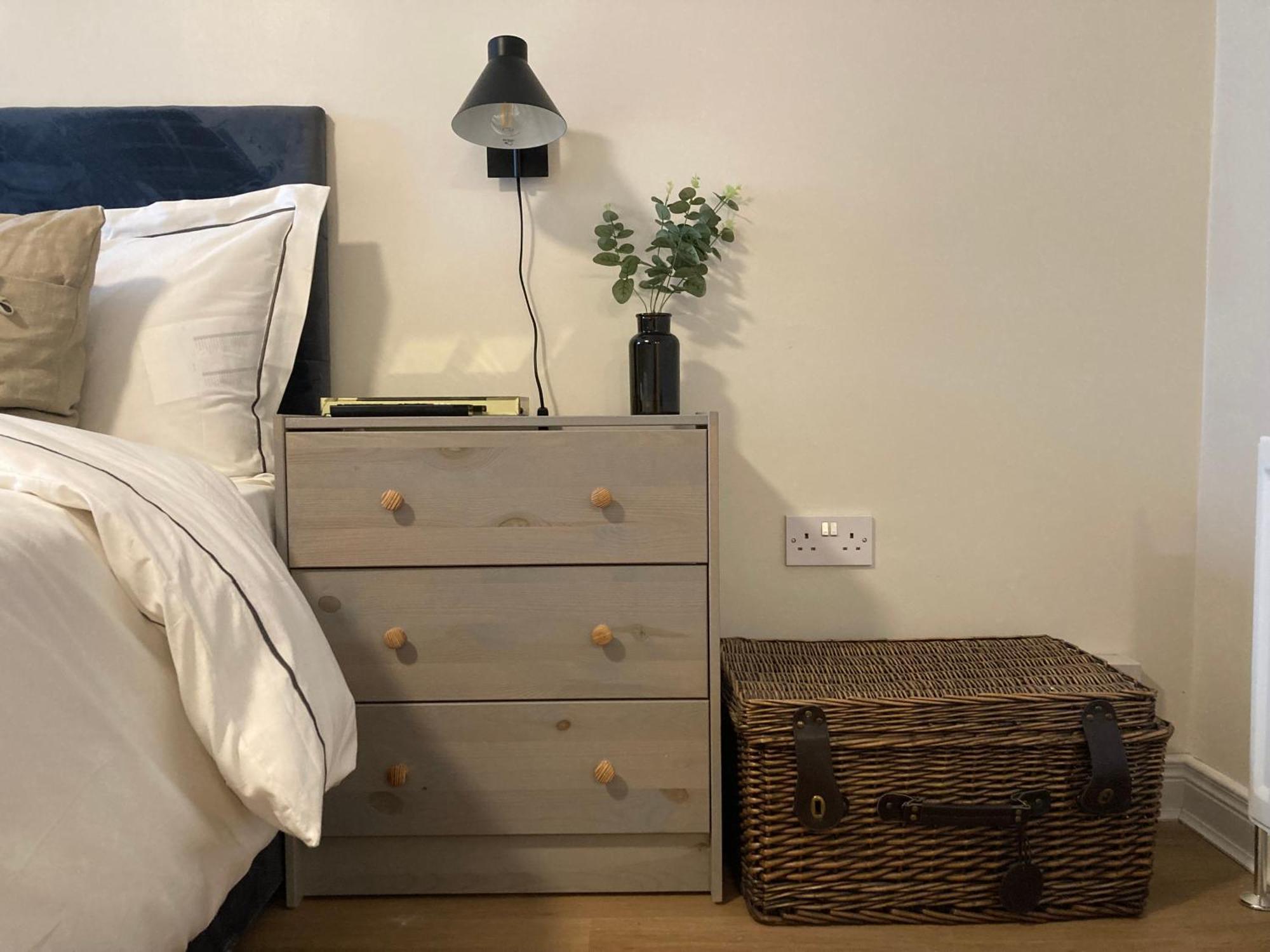 Smart 4K Tvs In All Bedrooms Double Vanity Sink Belfast Bagian luar foto