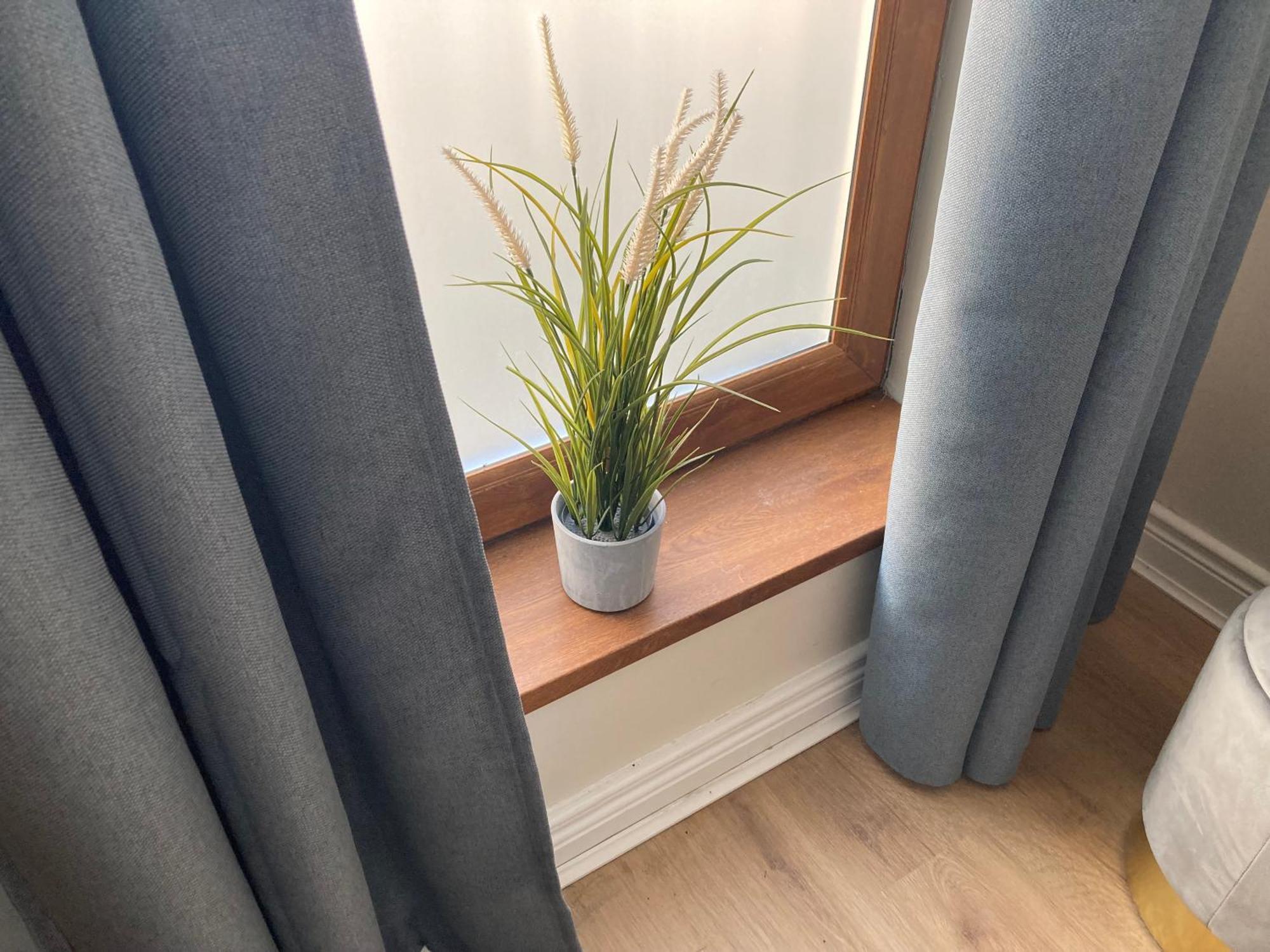 Smart 4K Tvs In All Bedrooms Double Vanity Sink Belfast Bagian luar foto